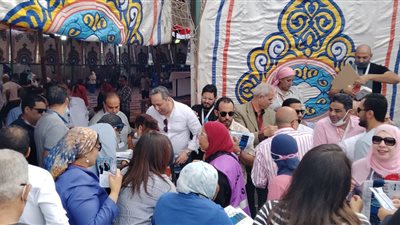 التيشرتات والأقلام والكمامات تسيطر على دعاية المرشحين بنادي الطيران