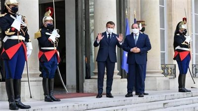  السيسي يصل مقر انعقاد مؤتمر باريس الدولي حول ليبيا 