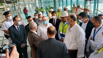 وزير الطيران يتابع مشروع توسعة مطار سفنكس