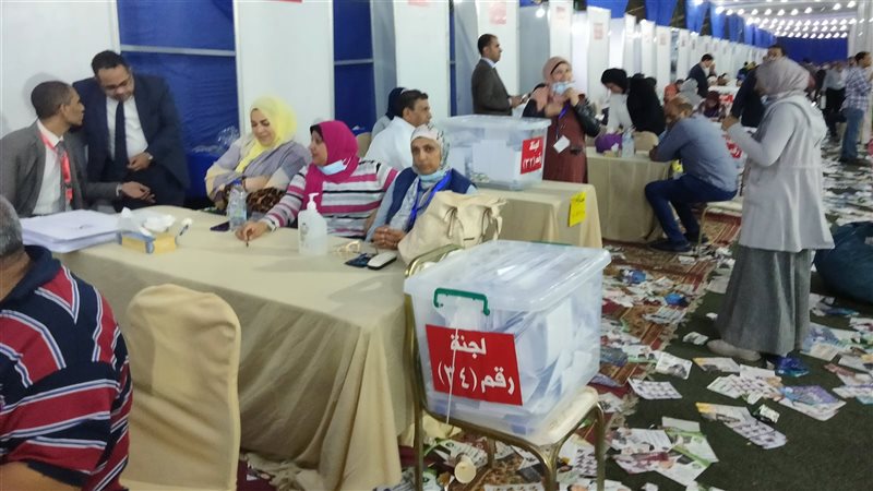 غلق باب التصويت في