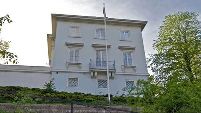 النرويج تتهم دبلوماسيا إيرانيا بمحاولة اغتيال ناشر آيات شيطانية