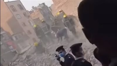 شاهد| رفع الركام من منزل روض الفرج المنهار