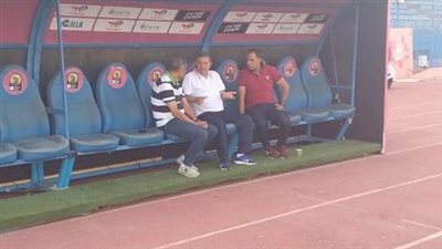 وزير قطاع الاعمال يجتمع بالجهاز الفني للمحلة قبل مباراة بيراميدز 