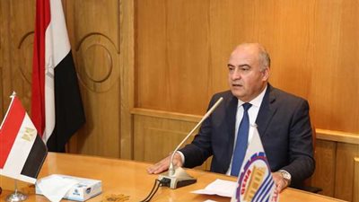 محافظ قنا: فرق متخصصة للتعامل مع السيول