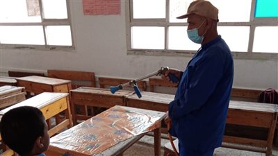 تنفيذا لتعليمات المحافظ.. تعقيم دور العبادة والمدارس بالشرقية 