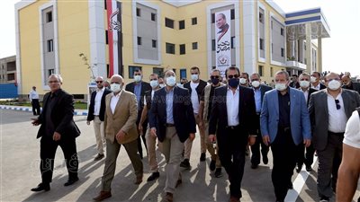 رئيس الوزراء يتفقد أعمال تطوير مستشفى السويس الجامعي وكلية الطب