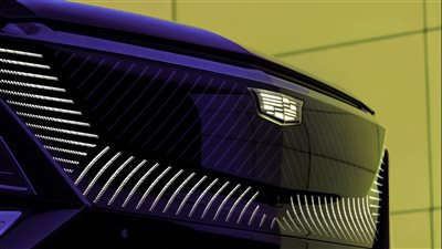 كاديلاك تمهد الطريق لسياراتها الكهربائية القادمة