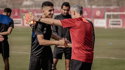 كوكا يقترب من العودة للأهلي بعد التعافي من مضاعفات كورونا