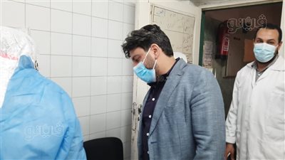 لمواجهة الزحام والتكدس.. مدير التأمين الصحي يفاجئ عيادة ببا ببني سويف