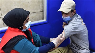 هل يمكن المزج بين لقاحات فيروس كورونا في الجرعة الثالثة؟