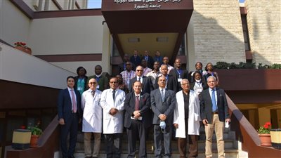 افتتاح الدورة التدريبية الدولية بمركز أمراض الكلى والمسالك البولية جامعة المنصورة