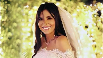 الراقصة دينا بفستان زفاف: 