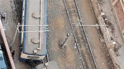 خروج ترام الإسكندرية عن القضبان |صور