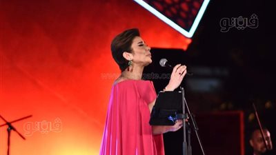 بإطلالات مختلفة.. أصالة تخطف الأنظار بمهرجان الموسيقى العربية | صور