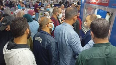 تفتيش بديوان محافظة القاهرة لمنع دخول الموظفين غير المطعمين بلقاح كورونا