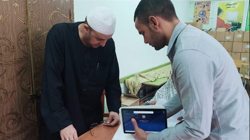 توزيع التابلت بحضور