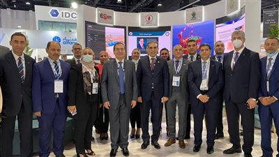 وزير البترول يتفقد الجناح المصري بمعرض أديبك في أبوظبي