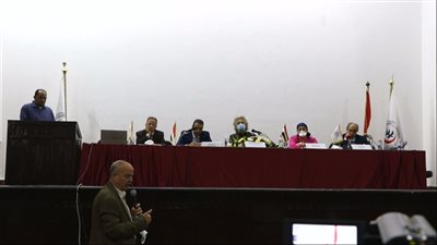 أيمن أبو العلا: الأخطاء الطبية ليست مسئولية الطبيب فقط 