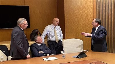 وزير البترول يعقد جلسة مباحثات مع إينى الإيطالية