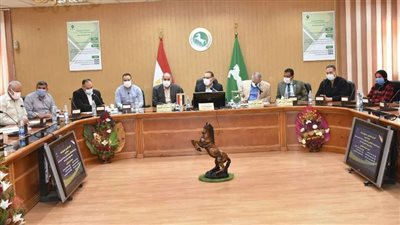 محافظ الشرقية: صرف معاشات ومساعدات مالية للأسر الأولى بالرعاية من ذوى الهمم 