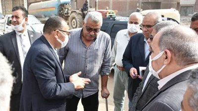 محافظ الشرقية يتفقد أعمال الرصف بطريقي بحر شيبة والعشة بمركز الزقازيق