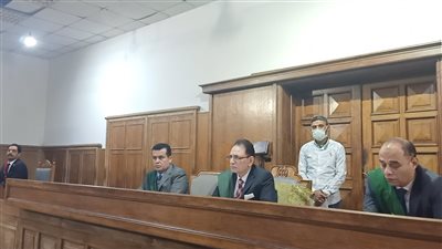 كواليس جلسة الحكم على إمام مسجد هتك عرض طفلة بالمؤبد.. وأسرتها تحتفل بالزغاريد