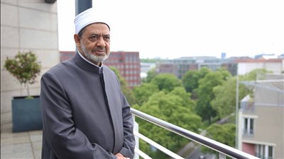 في يوم القضاء على العنف ضد المرأة.. شيخ الأزهر يوضح حكم التعدي على النساء