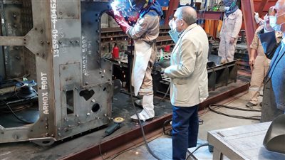 وزير الإنتاج الحربي يزور 