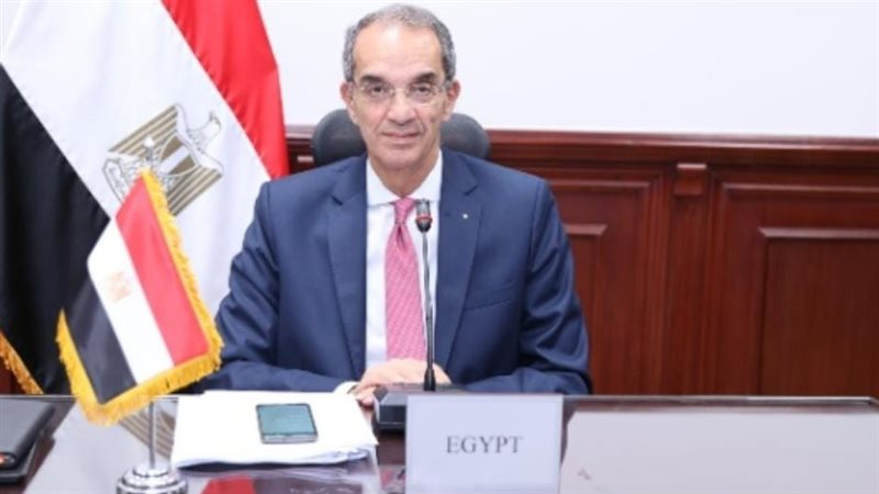 عمرو طلعت وزير الاتصالات