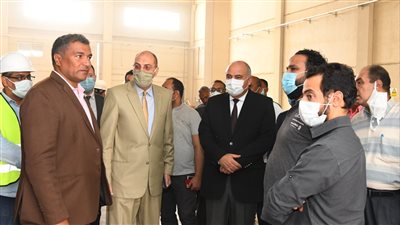 محافظ قنا يعلن بدء العمل بسيارة المركز التكنولوجي المتنقل 