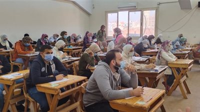 نائب رئيس جامعة الزقازيق يتابع سير امتحانات الفرقة السادسة بكلية الطب البشرى