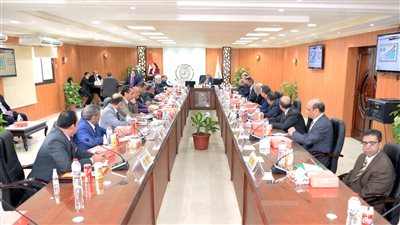 تكريم 6 عمداء ومكافآت للطلاب في اجتماع مجلس جامعة المنصورة