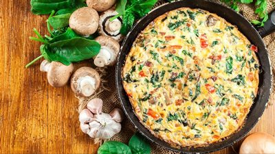 مغذية وشهية المذاق.. طريقة عمل الشكشوكة بالبيض