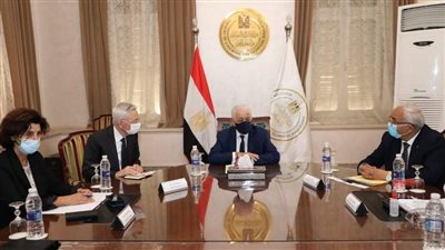 وزير التربية والتعليم يبحث مع سفير فرنسا بالقاهرة سبل تعزيز التعاون المشترك