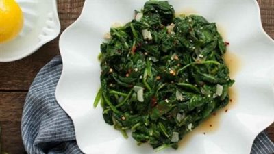 طريقة عمل السبانخ بالطريقة العادية في المنزل 