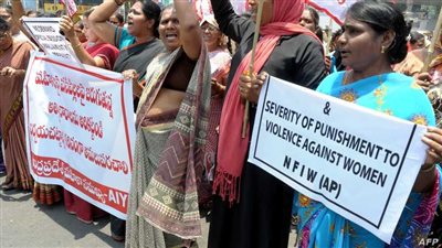 أكثر حادثة مأساوية في تاريخ البلاد.. فتاة هندية تتهم 400 رجل باغتصابها