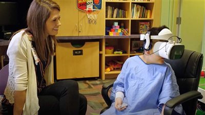 وداعا للأدوية الأفيونية.. جهاز جديد لعلاج الآلام المزمنة باستخدام الواقع الافتراضي