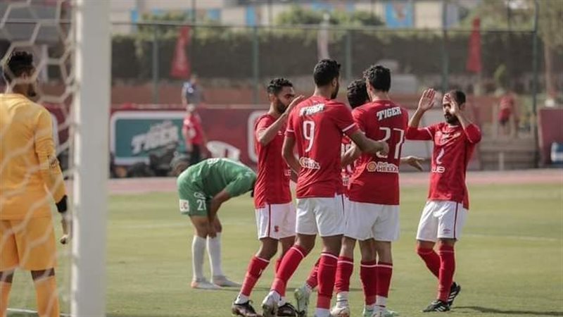 لاعبو الأهلي