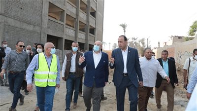 محافظ بني سويف يتابع سير العمل في مشروعات 