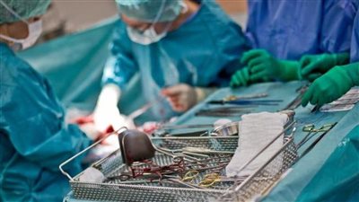 في اليوم العالمي للولادة القيصرية.. طبيب نساء يكشف سبب ارتفاع معدلات شق البطون إلى 52%