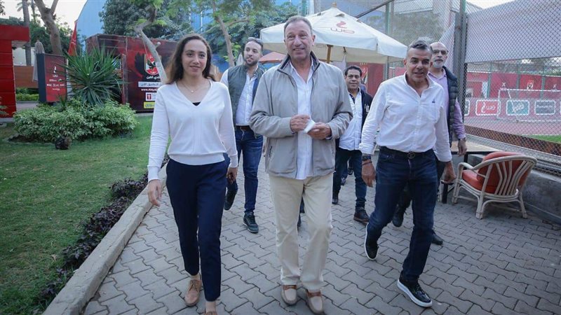 الخطيب ومي عاطف