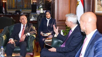 محافظ الإسكندرية يبحث مع سفير فرنسا بالقاهرة تفعيل مشروعات التعاون 