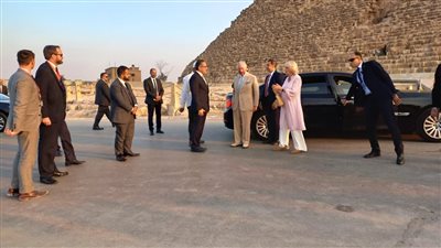 تفاصيل زيارة الأمير تشارلز وزوجته إلى الأهرامات وأبو الهول | صور وفيديو