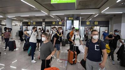 استغلوا توقف طائرتهم في برشلونة.. لبنانيون يطلبون اللجوء إلى إسبانيا