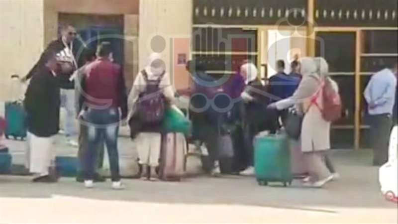 لحظة خروج المصابين