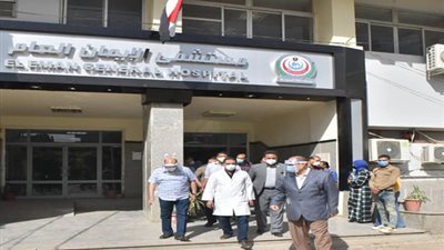 أهالي ضحايا حادث الوادي الجديد في انتظار استلام الجثامين | فيديو