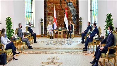 الرئاسة في أسبوع: السيسي وبوتين يبحثان التعاون في المجالات الاقتصادية والصناعية والطاقة..والرئيس وقرينته يستقبلان بقصر الاتحادية الأمير تشارلز ولي عهد بريطانيا والسيدة قرينته