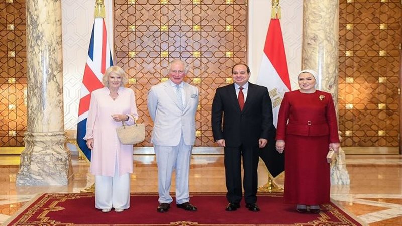 الرئيس وقرينته يستقبلان
