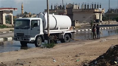 شفط مياه الأمطار من شوارع الشيخ زويد بشمال سيناء | صور 