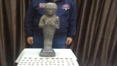 ضبط 4 أشخاص بحوزتهم تماثيل أثرية في المنيا